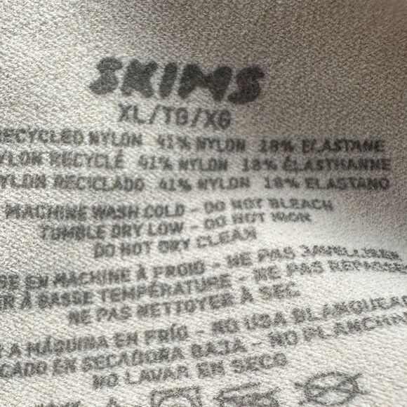 SKIMS Sculpting Seamless Shaping Mid Thigh Bodysuit In Clay Nude - Picture 10 of 10